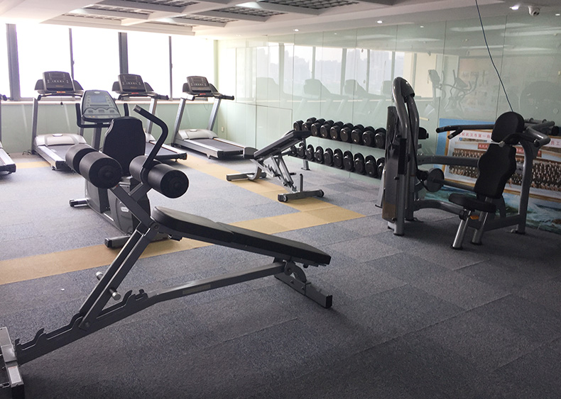 健身房器材